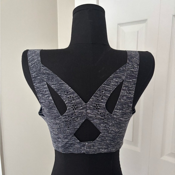 Victoria's Secret Sport Bra Angel Max Laser Cut Front Back Closure 34DDD Gray - Picture 5 of 5